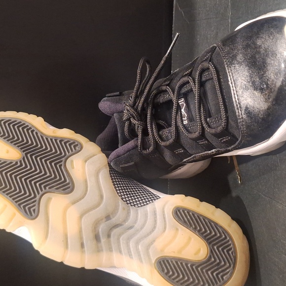 Jordan 11 lows - Picture 3 of 9